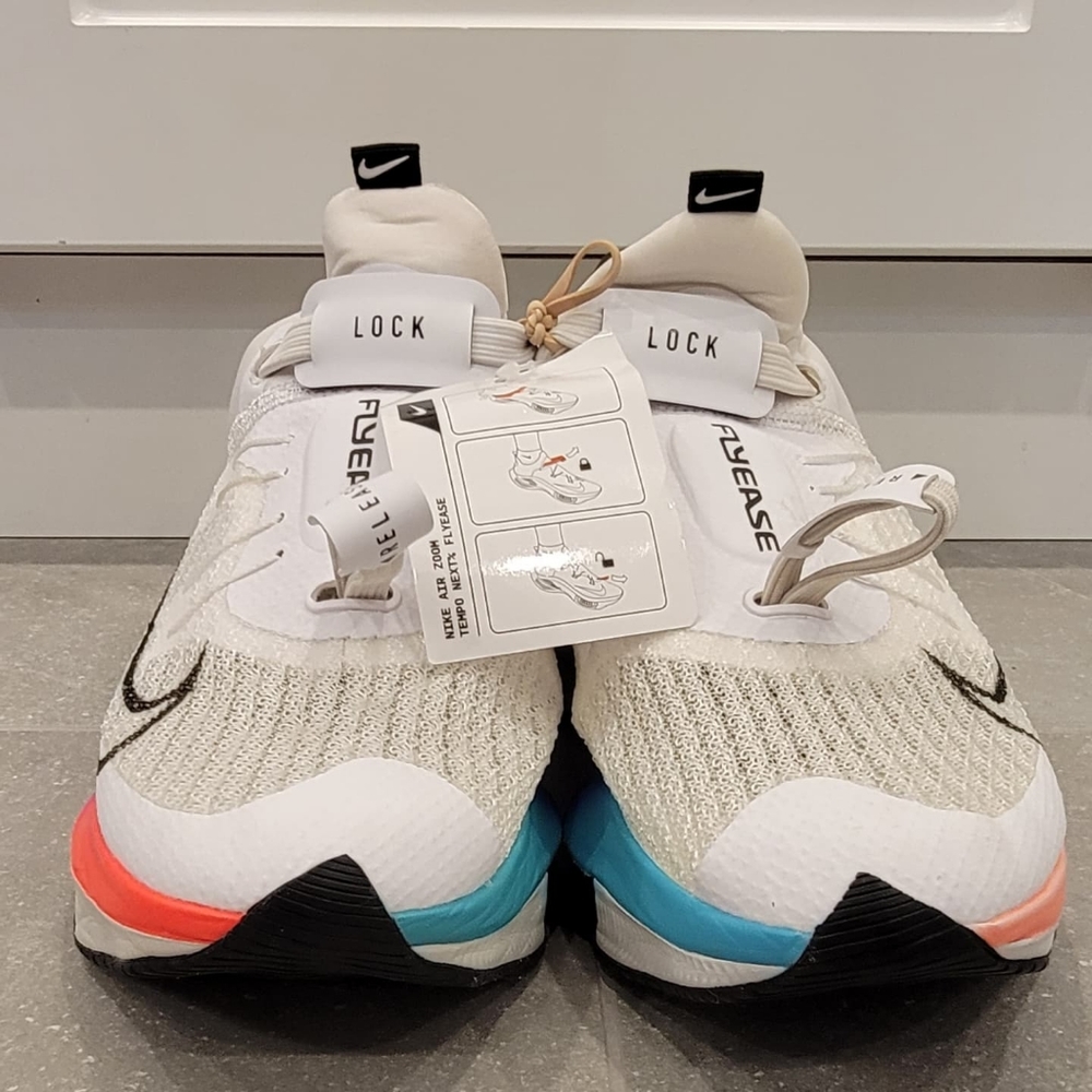 Women's Nike Air Zoom Tempo Next% Flyease Shoes (size 7)